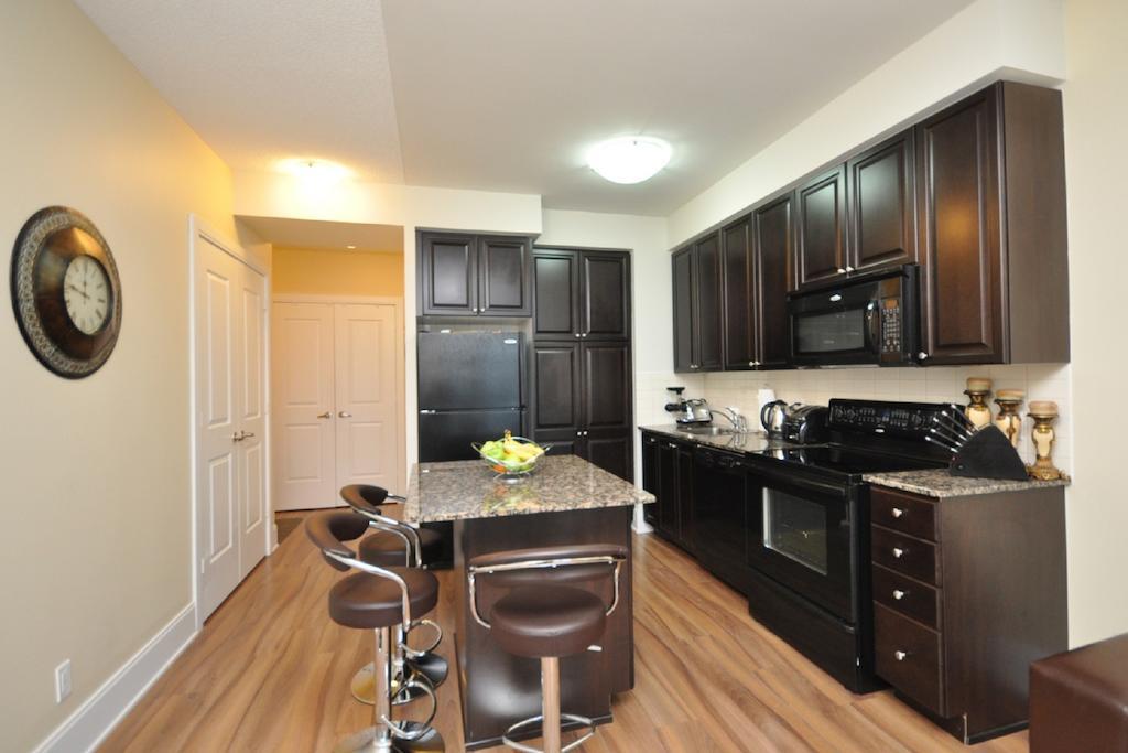 Napa Furnished Rental Apartments Square One Mississauga Phòng bức ảnh