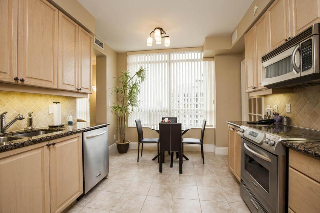 Napa Furnished Rental Apartments Square One Mississauga Phòng bức ảnh